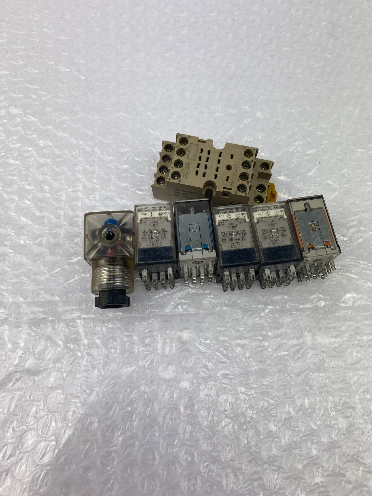 POSTEN...OMRON PYF-14A-N+MY4IN +FINDER 55.34.9.024.0040+...