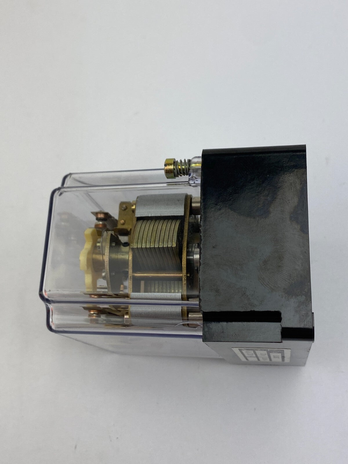 E.DOLD F2u830T 220V 50/60~ 6A 220V