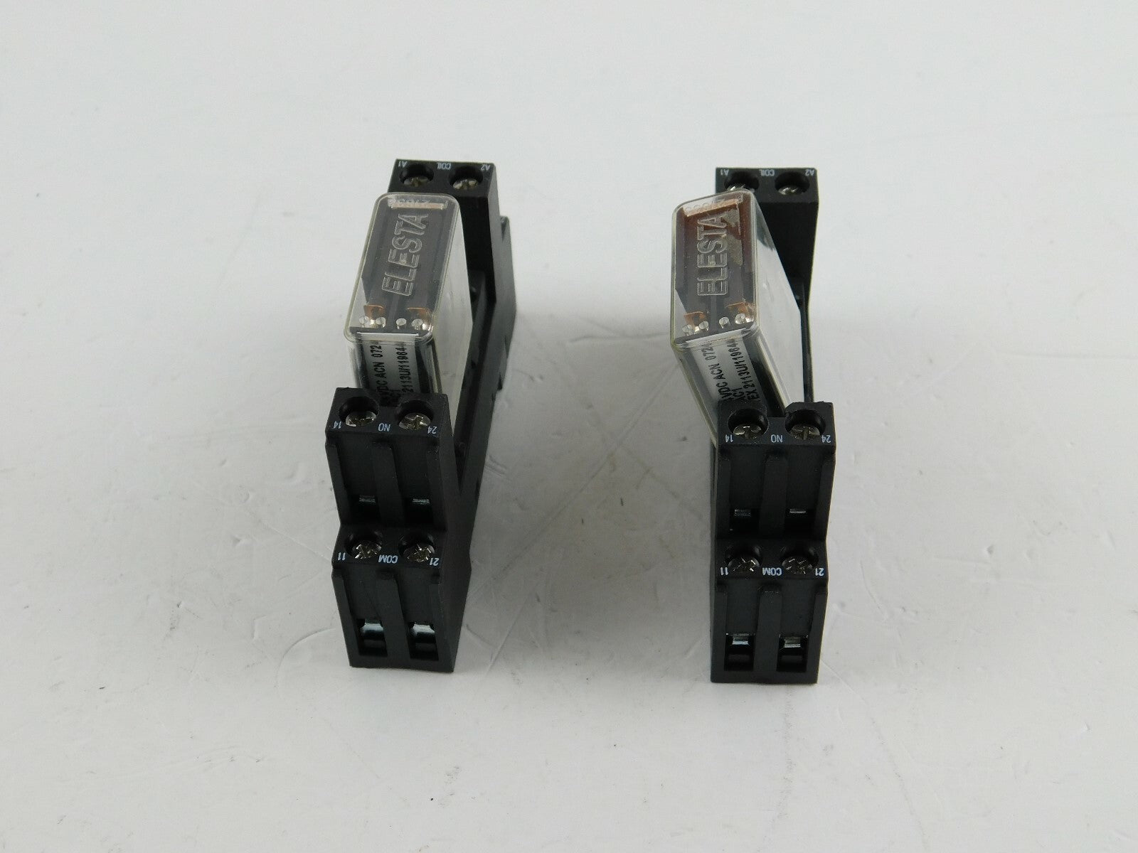 Elesta 21633 + 14FF-2Z-C2 Relais  ** 2 Stück **