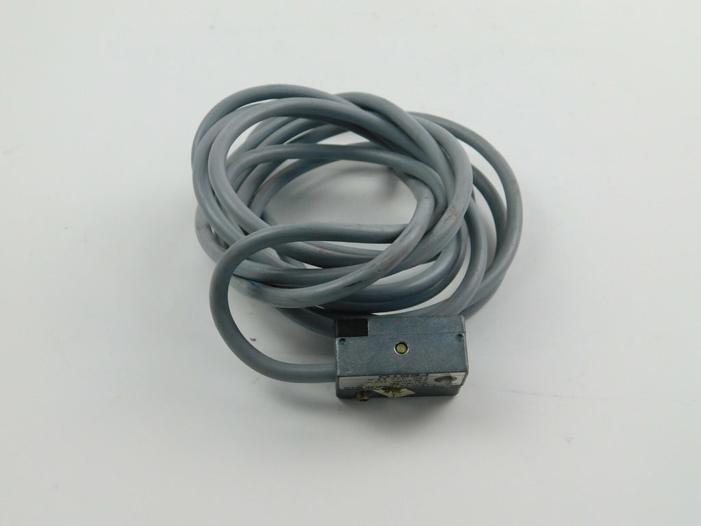 FESTO Näherungsschalter ca. 2 Meter  SME-1-LED-24 2 A 40 W 24 V