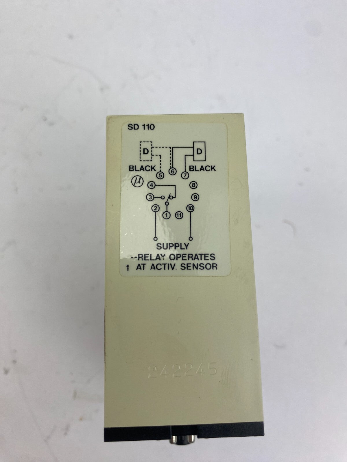 CARLO GAVAZZI Inductive Sensor Relay 24 V SD 110 724