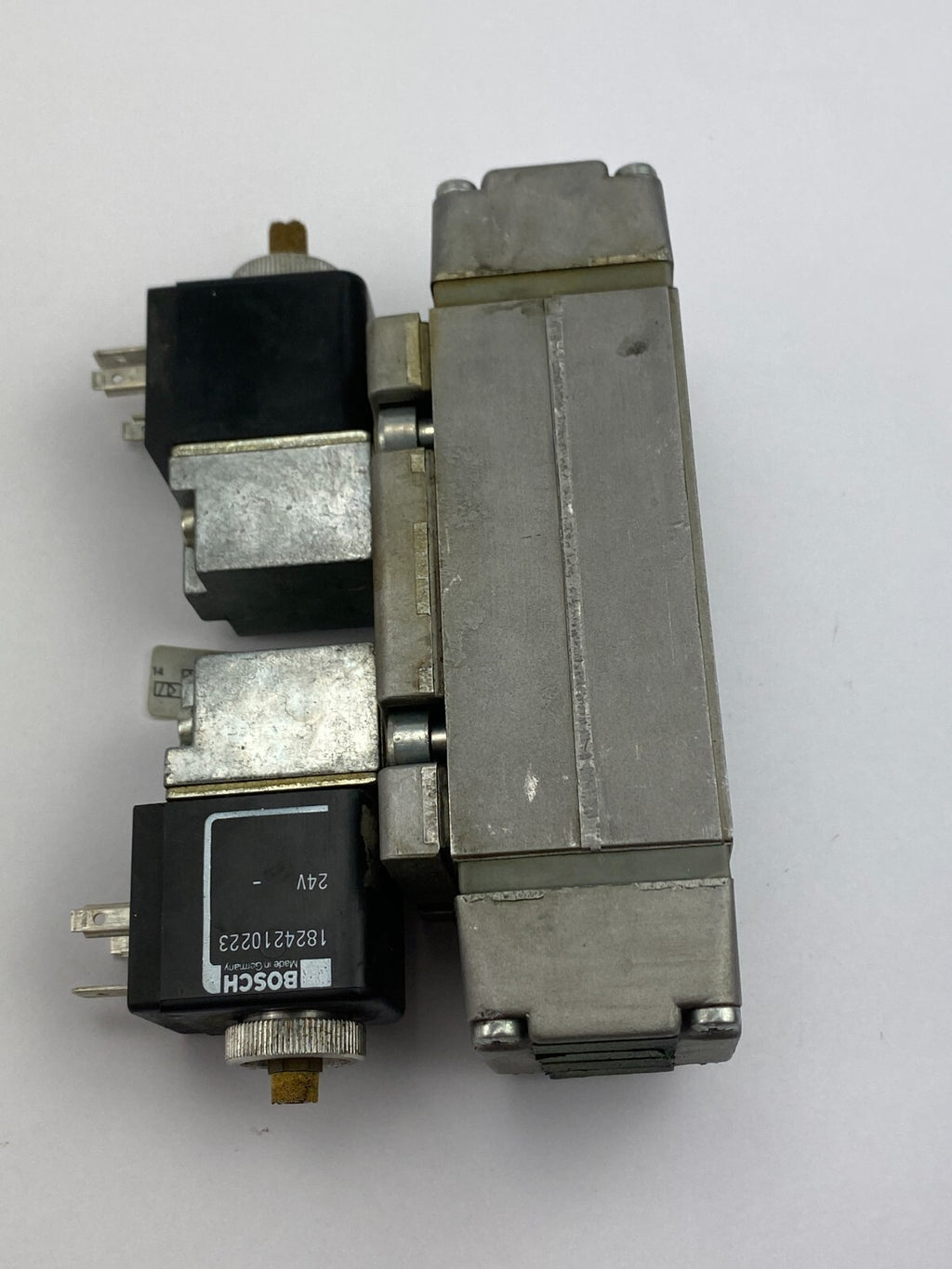 BOSCH 0820025502+BOSCH 1824210223 24V