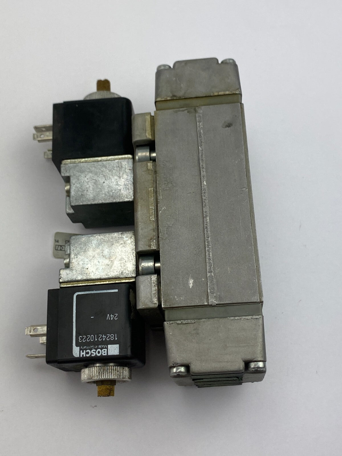 BOSCH 0820025502+BOSCH 1824210223 24V