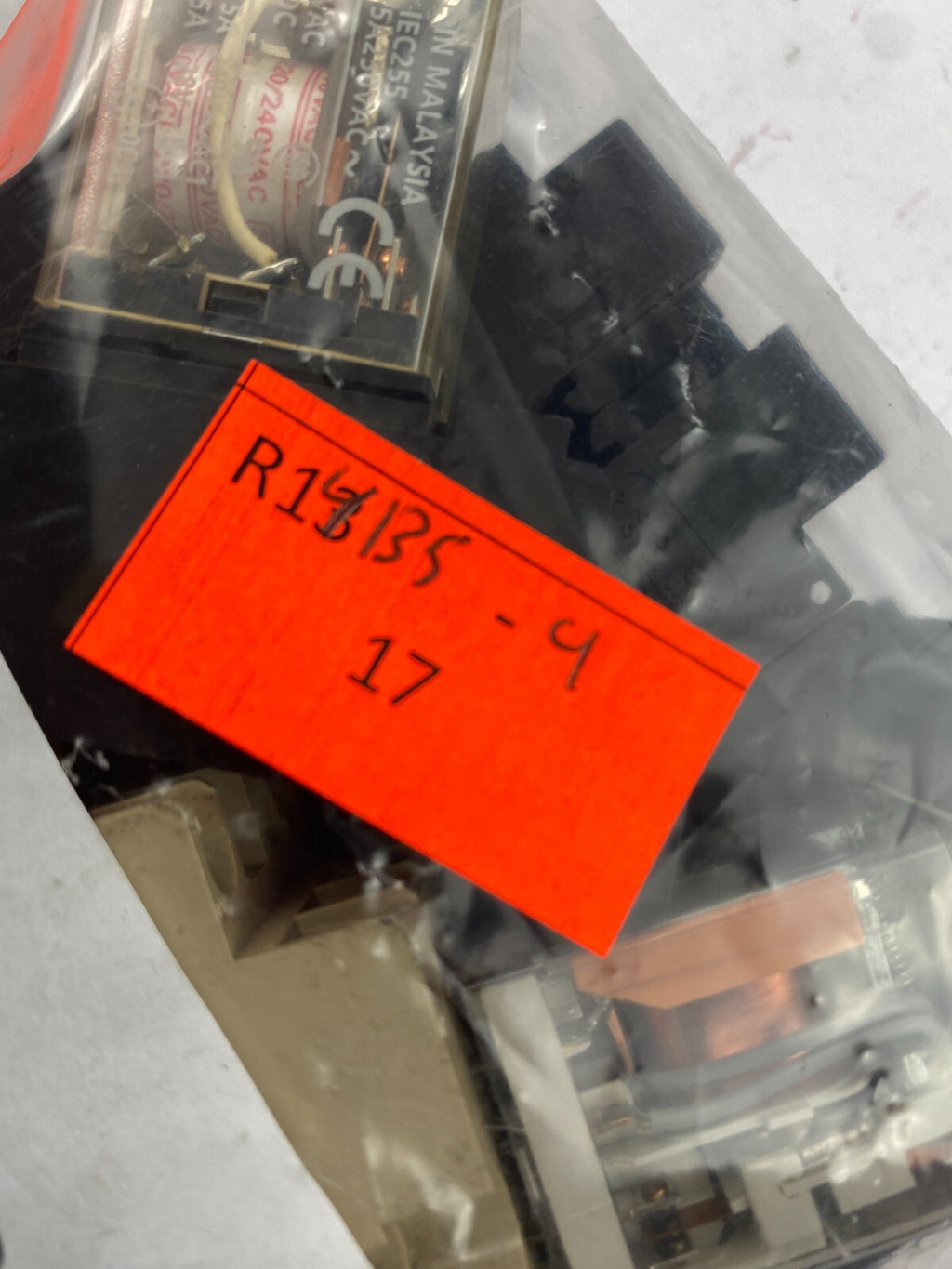 POSTEN..OMRON PYF-14A-N+OMRON PYF-14A-N+Finder 55.34.8.230.0040+OMRON MY2-US-SV.