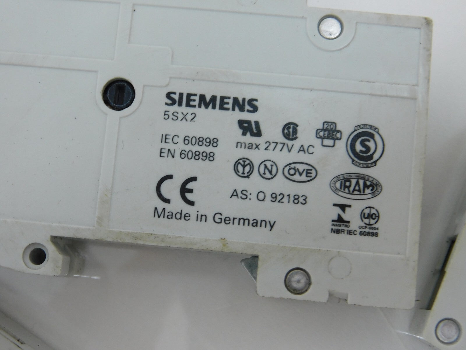 Posten Legrand 058 28 ABB S202 P K 6 A Moeller FAZ L10A Siemens 5SX2 Schneider