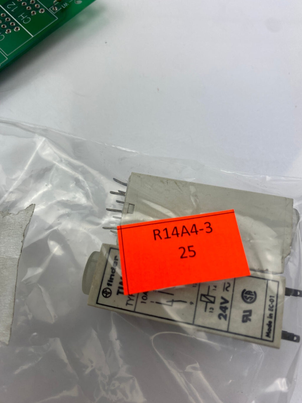 finder TIMER 85.32 10A 250V- 24V