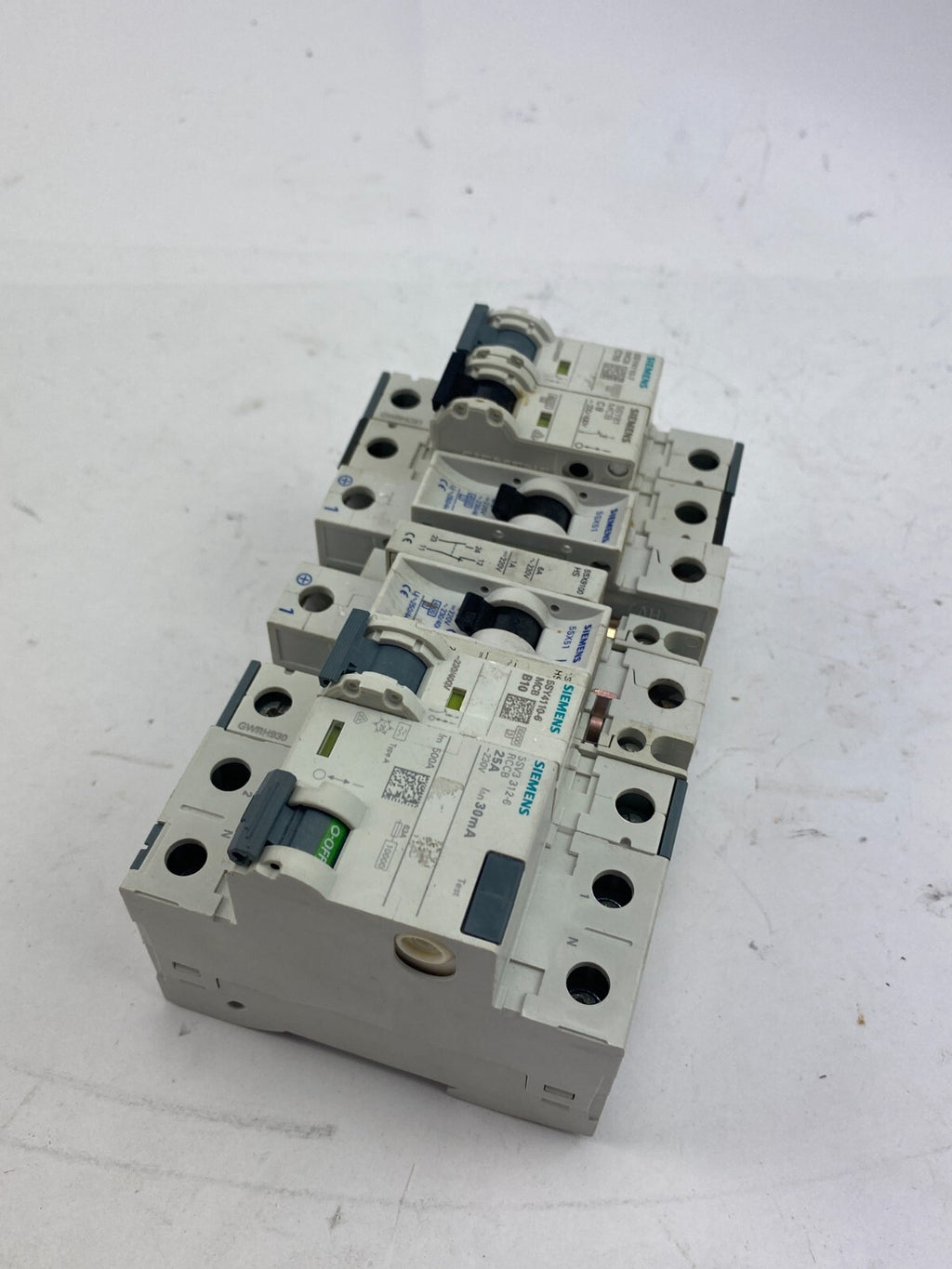 POSTEN...SIEMENS 5SY4110-7 MCB C10+5SY61 MCB C8+5SX51 C4+5SV3 312-6 RCCB 25A+..