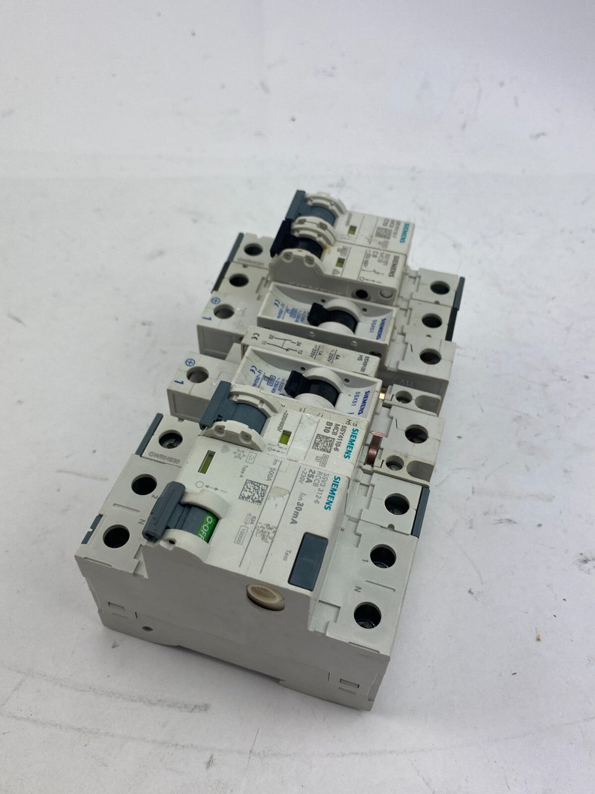 POSTEN...SIEMENS 5SY4110-7 MCB C10+5SY61 MCB C8+5SX51 C4+5SV3 312-6 RCCB 25A+..