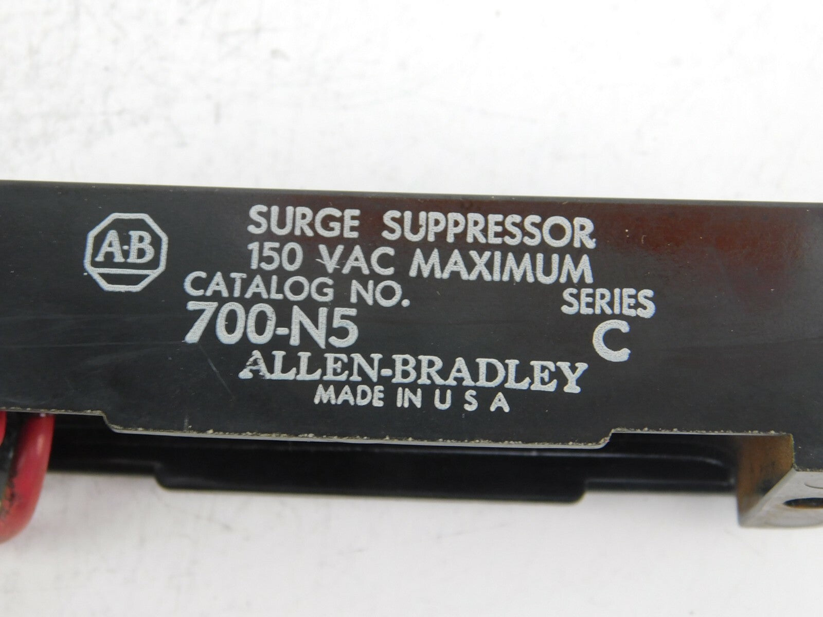 ALLEN-BRADLEY 700-N5 SURGE SUPPRESSOR 150 VAC MAXIMUM ** 2 Stück **