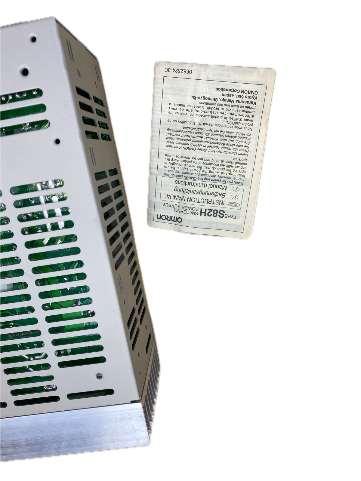 OMRON S82H-15024 LIJN 7-9 input 100-120/200-240 VAC output 24v 7A