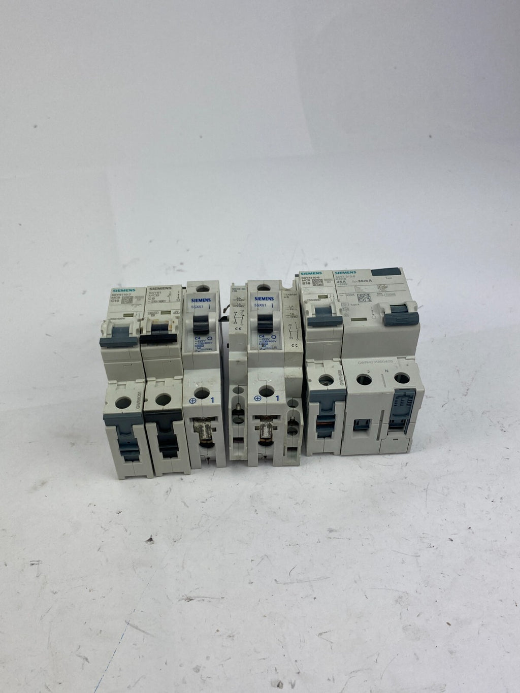 POSTEN...SIEMENS 5SY4110-7 MCB C10+5SY61 MCB C8+5SX51 C4+5SV3 312-6 RCCB 25A+..