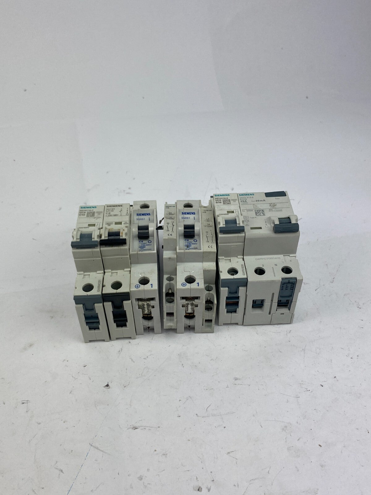 POSTEN...SIEMENS 5SY4110-7 MCB C10+5SY61 MCB C8+5SX51 C4+5SV3 312-6 RCCB 25A+..