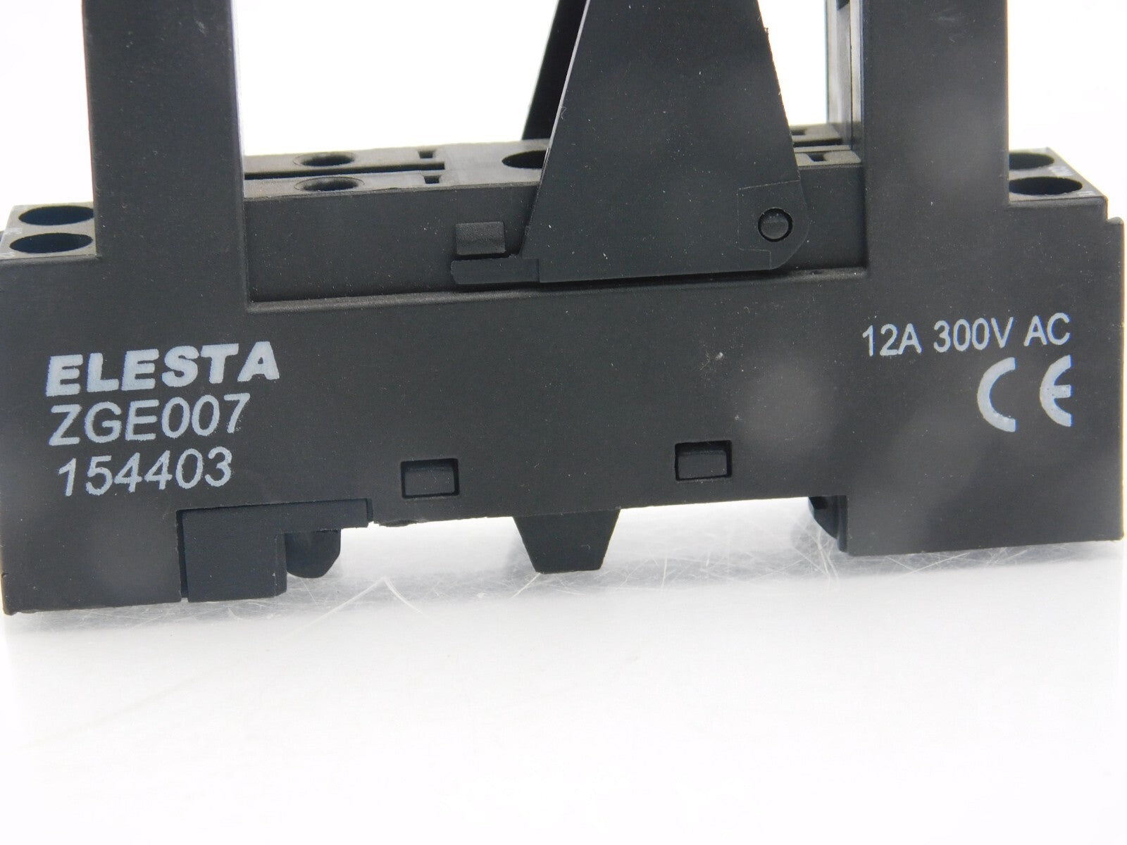 ELESTA ZGE007 154403 12A 300V AC