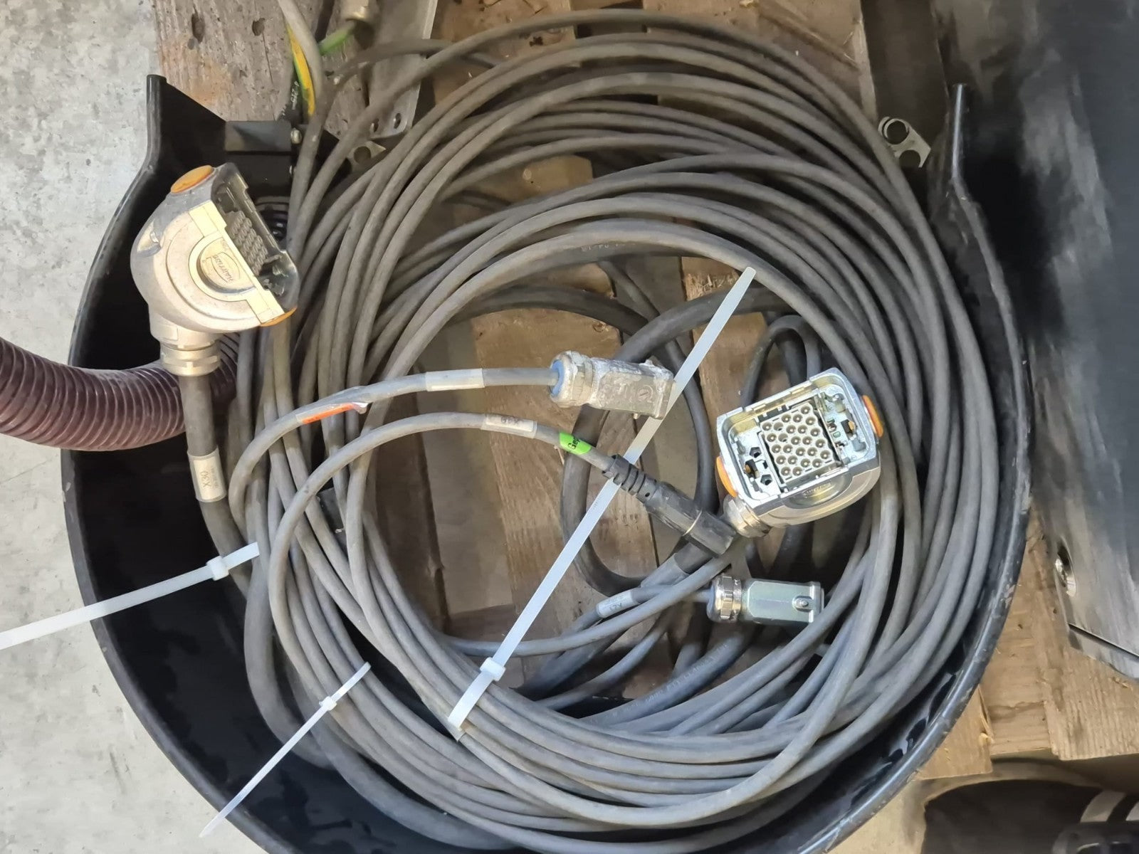 KUKA Roboter Komplett KR 10 R1420  VKR C4 compact Bedienpanel 00-189-002