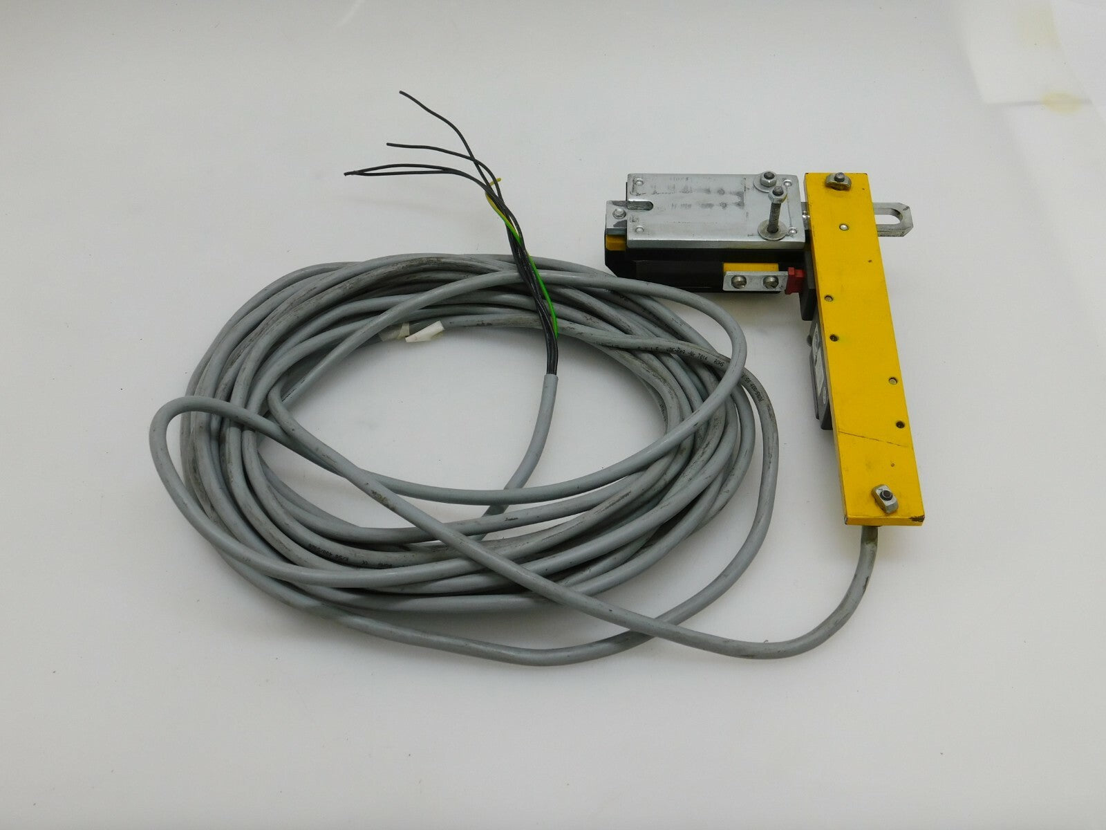 EUCHNER Safety Switch NZ1VZ-2121E-M  RIEGEL NZ_A ca.10 Meter