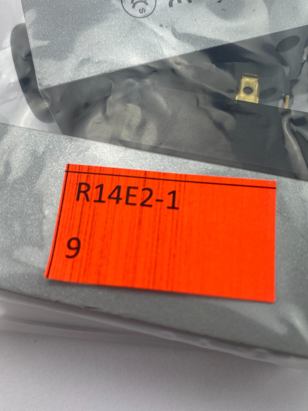 FESTO PEV-1/4-B-OD  175250 250VAC