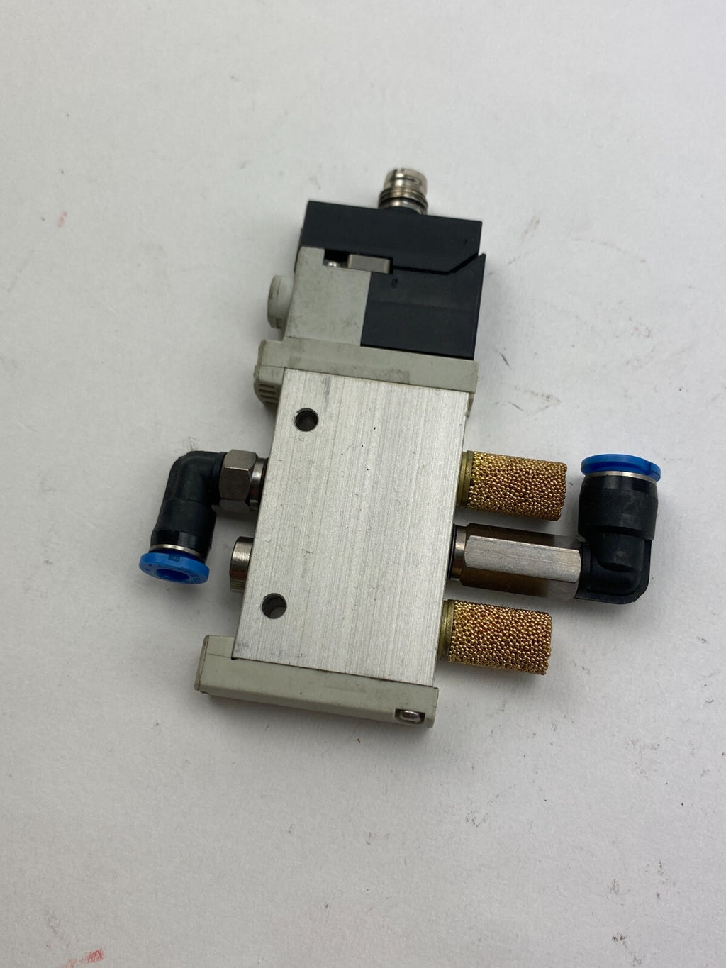 FESTO VUVG-L10-M52-RT-M5-1P3 + VAVE-L1-1VR8-LP