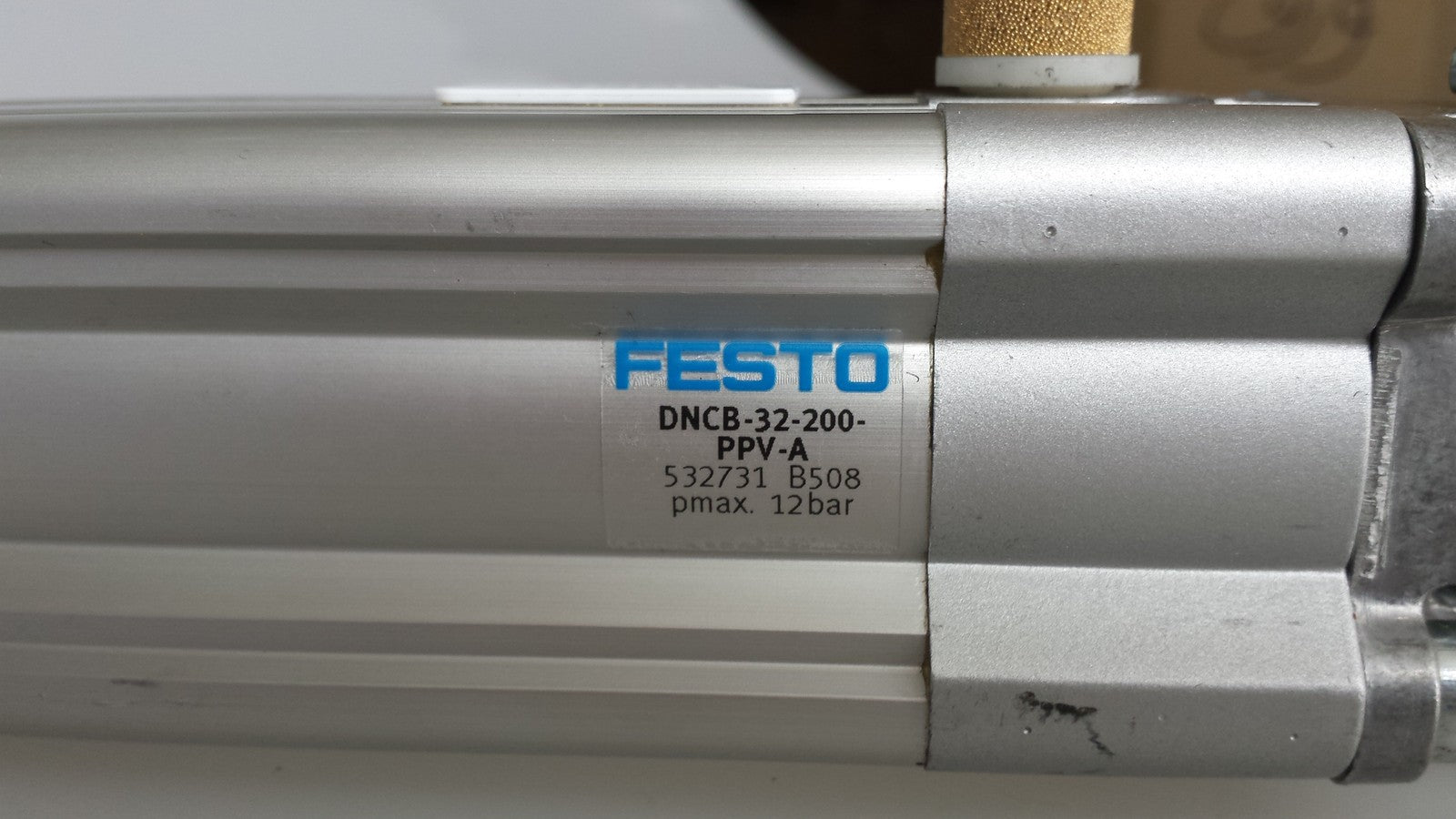 Festo DNCB-32-200-PPV-A Pneumatik Zylinder pmax 12bar