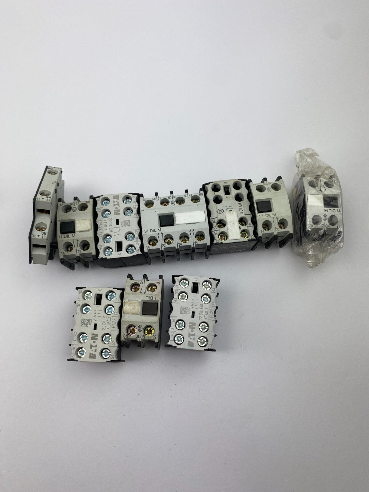 POSTEN...EATON 22DIL EM+22DIL E/XTMCX+MOELLER 11 DIL EM+31 DIL M+...