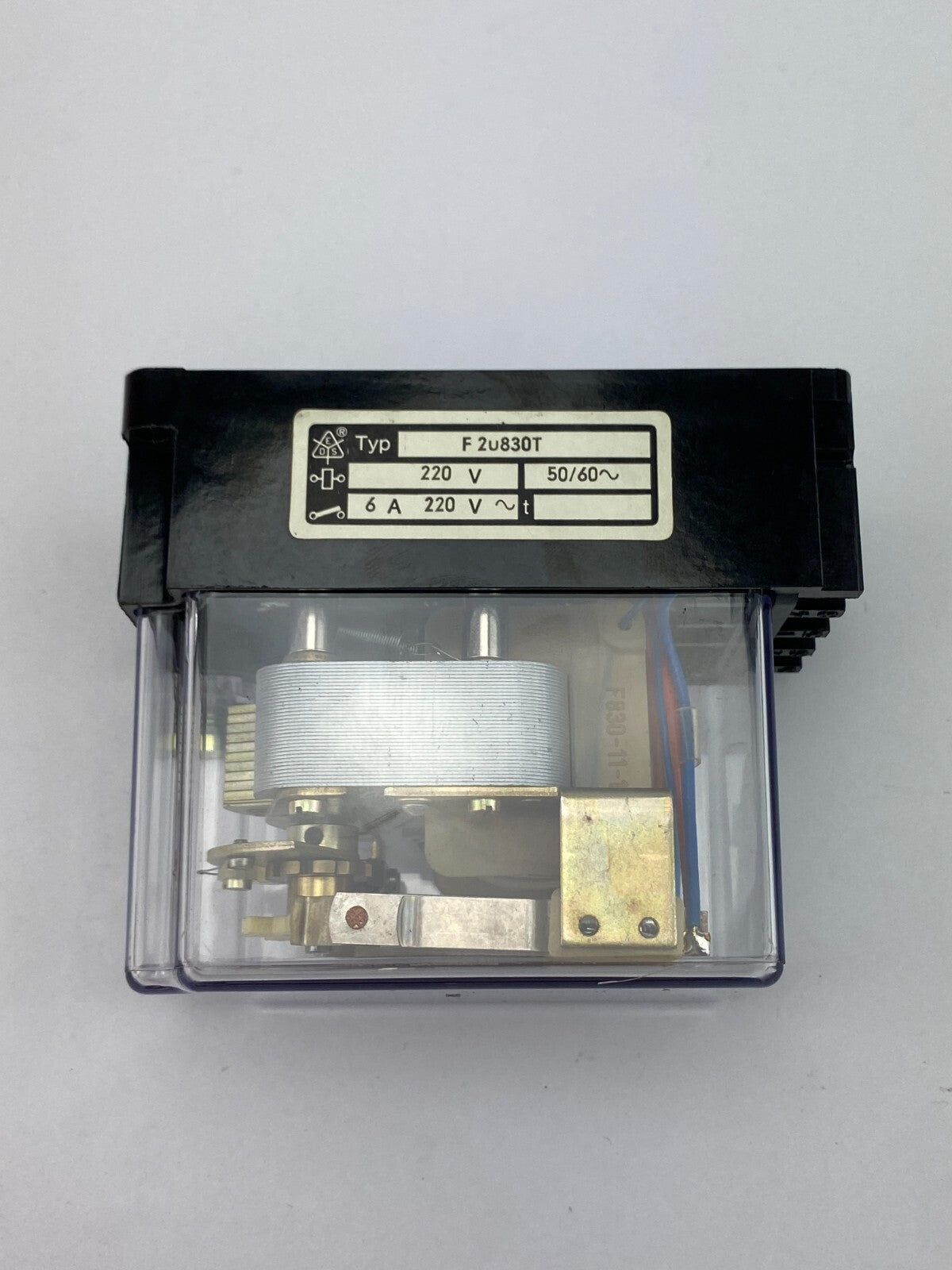 E.DOLD F2u830T 220V 50/60~ 6A 220V