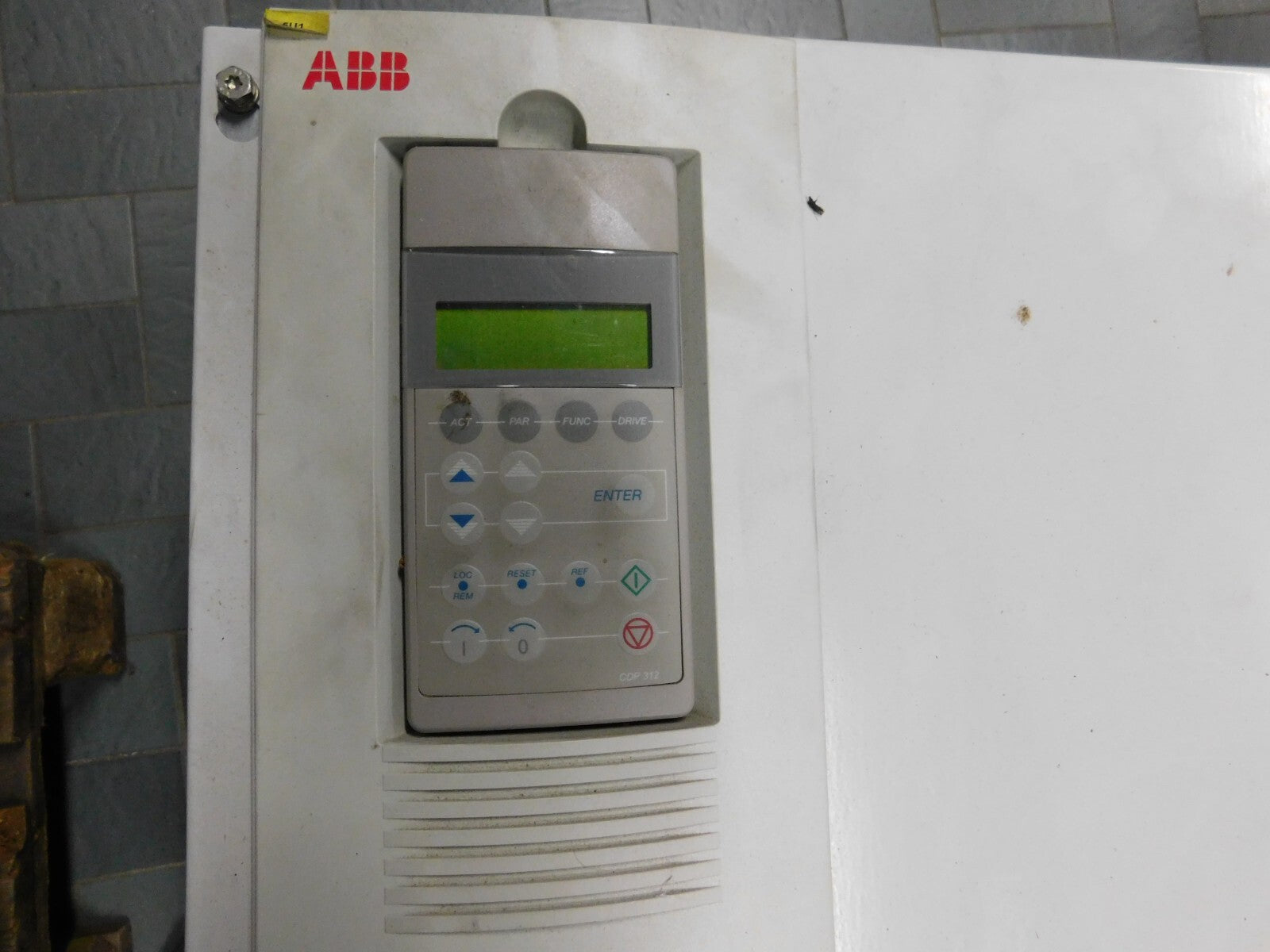 ABB ACS 600 ACS 60401403 u1 380..415V u2 3~0..u1 f1 48-63Hz f2 0-300Hz 215/25A