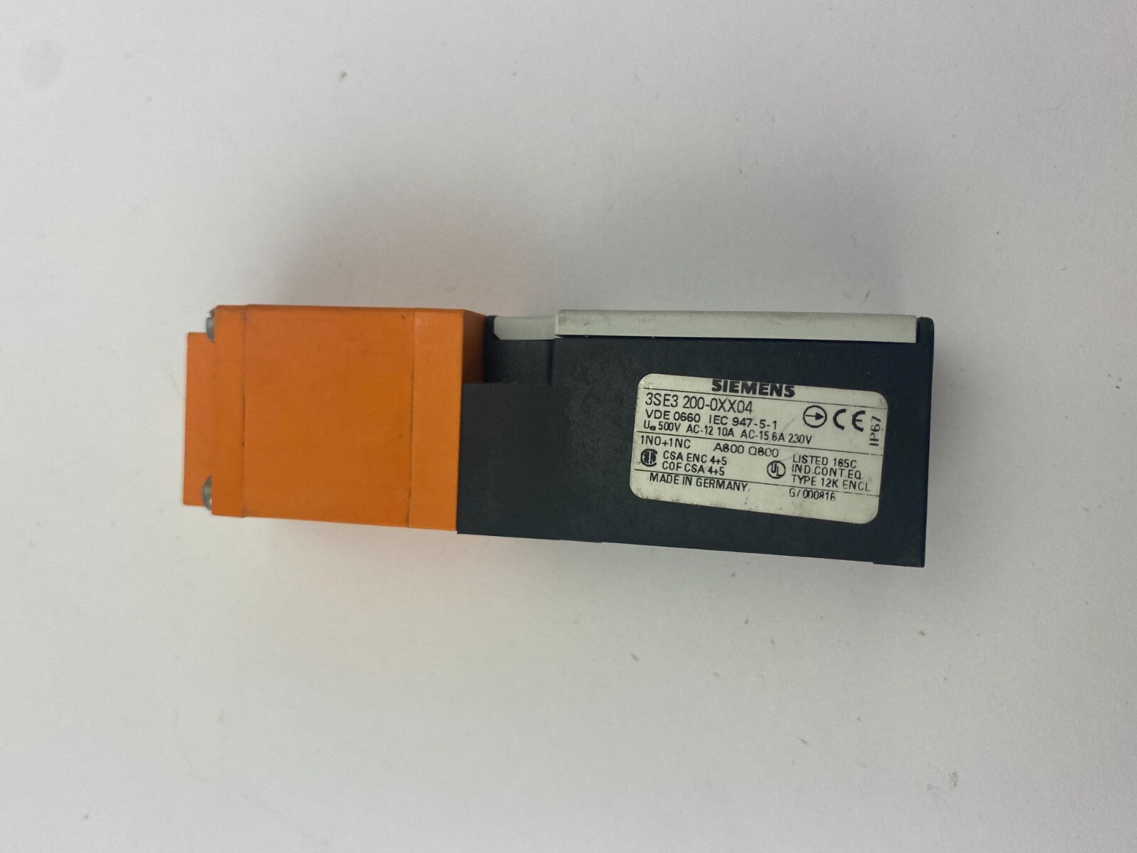 SIEMENS 3SE3 200-0XX04