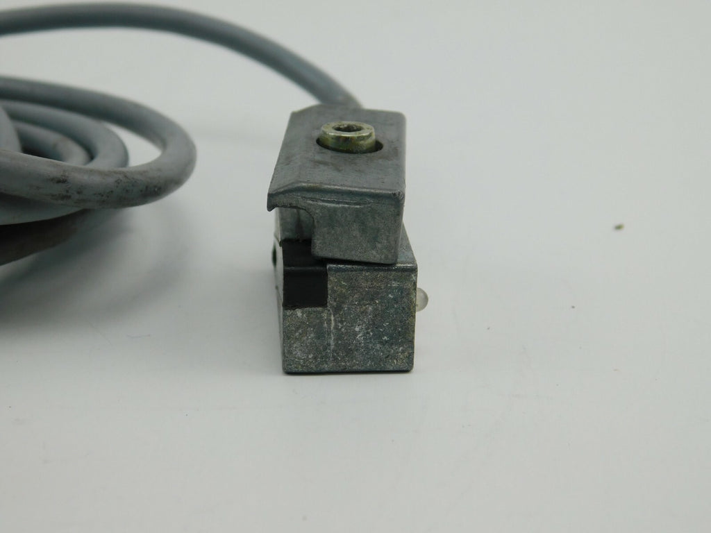 FESTO Näherungsschalter  SEMO-1-LED-24-K5 14004 2A ,24V 40W  **  2 Stück **