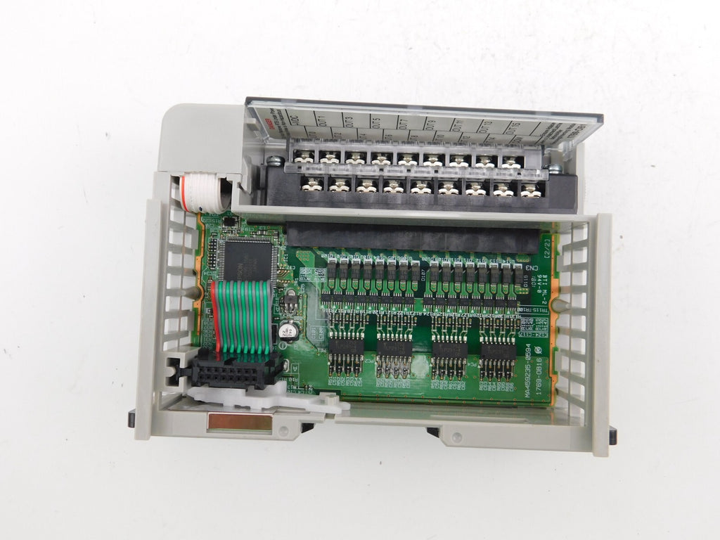 ALLEN BRADLEY  Compact I/O 16 PT 20.4-26.4 VDC SOURCING OUTPUT MODULE 1769-OB16