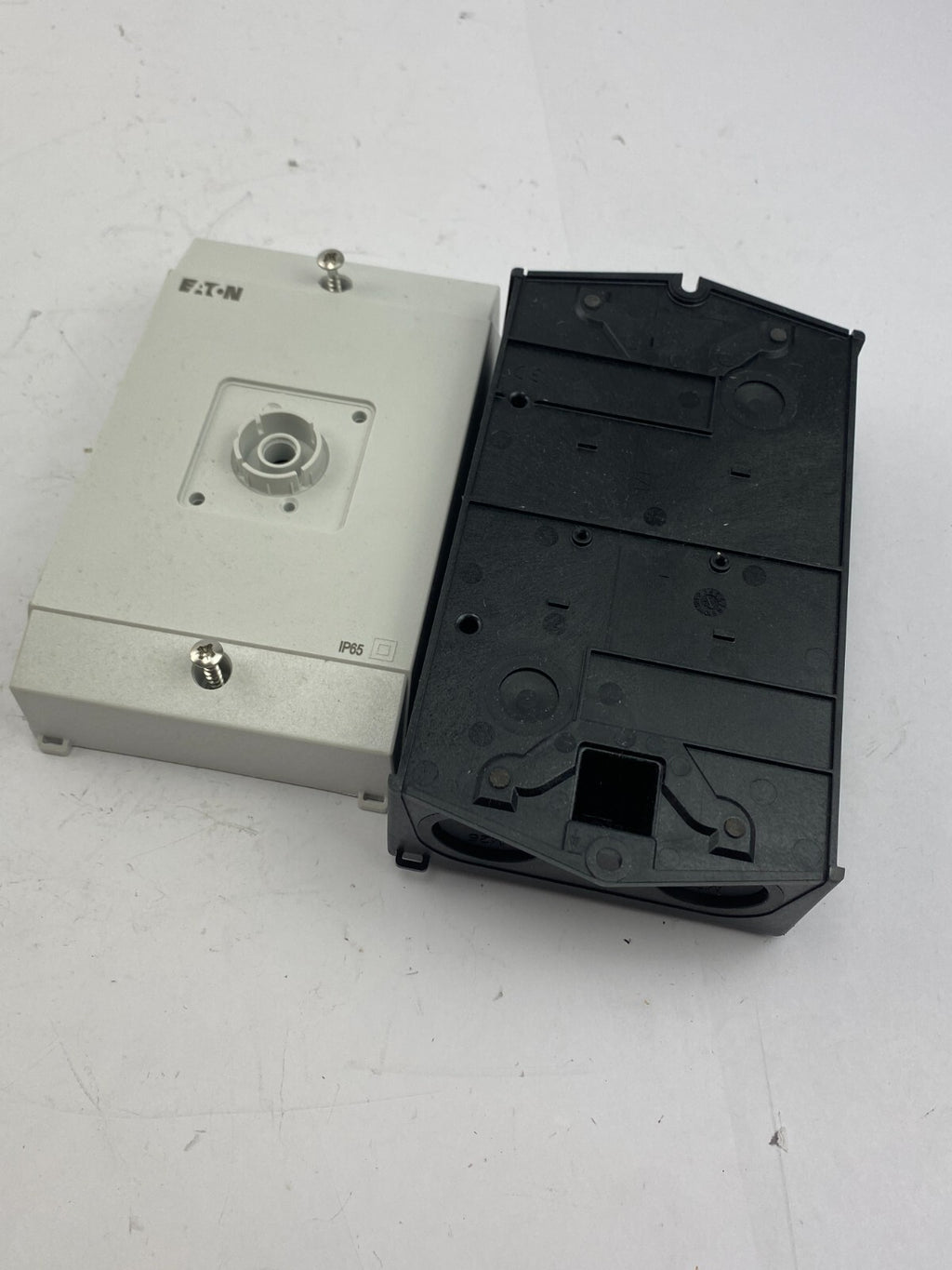 EATON  P132/I2...