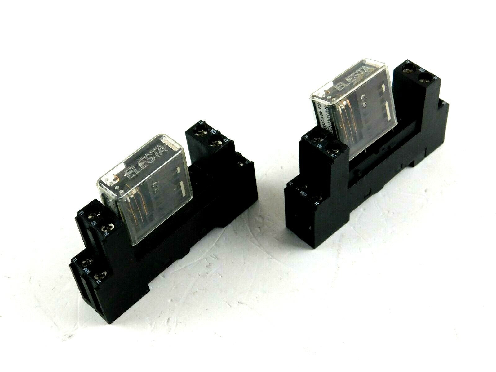 Elesta 21633 + 14FF-2Z-C2 Relais  ** 2 Stück **
