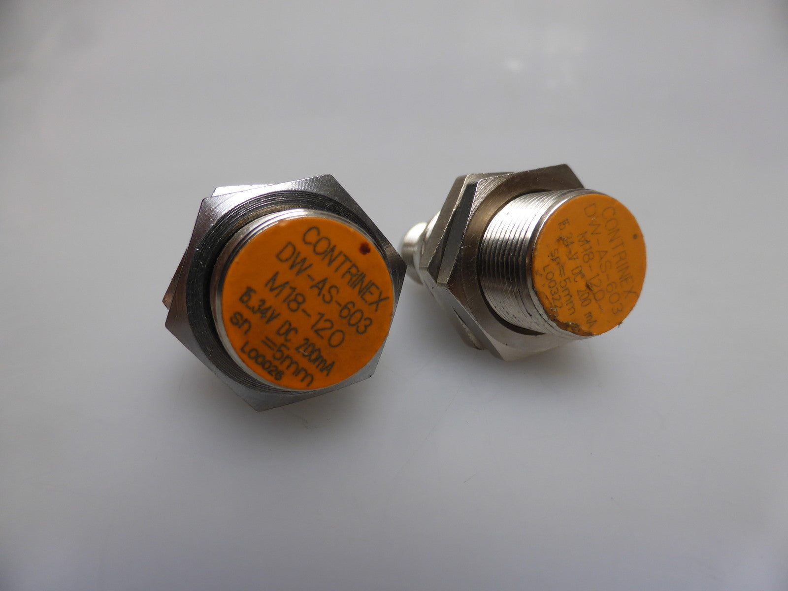 Contrinex Induktiver Näherungsschalter DW-AS-603 M18-120