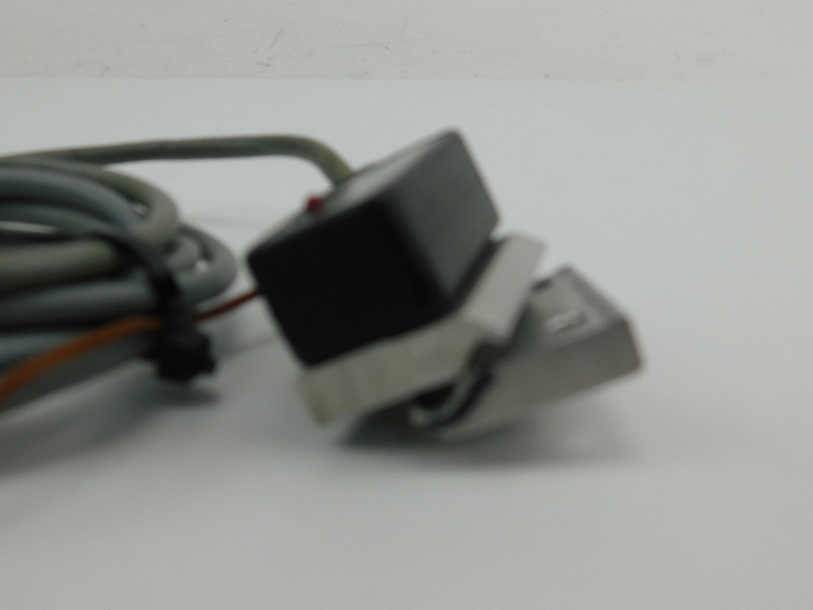 BOSCH Näherungsschalter 0830100351 20 W / 32 VA MAX 240 V **  C.a 1,5 Meter **