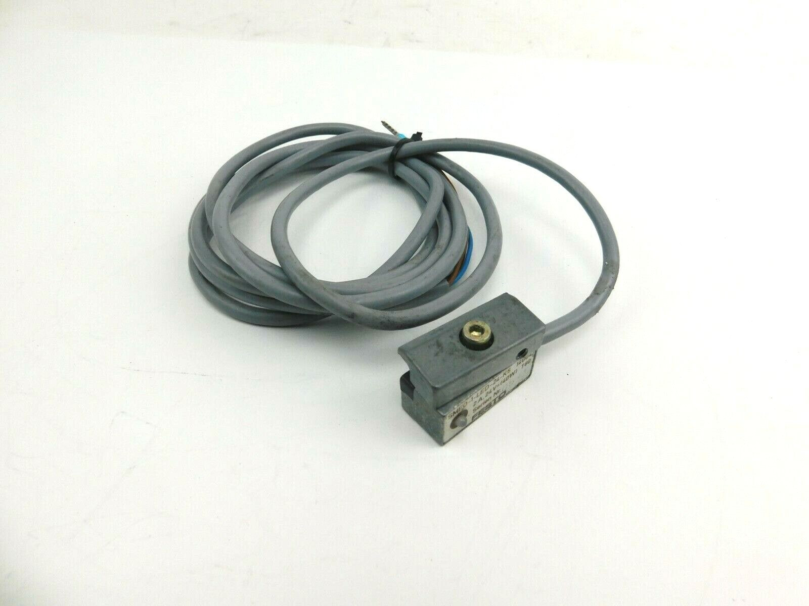 FESTO Näherungsschalter  SEMO-1-LED-24-K5 14004 2A ,24V 40W  **  2 Stück **