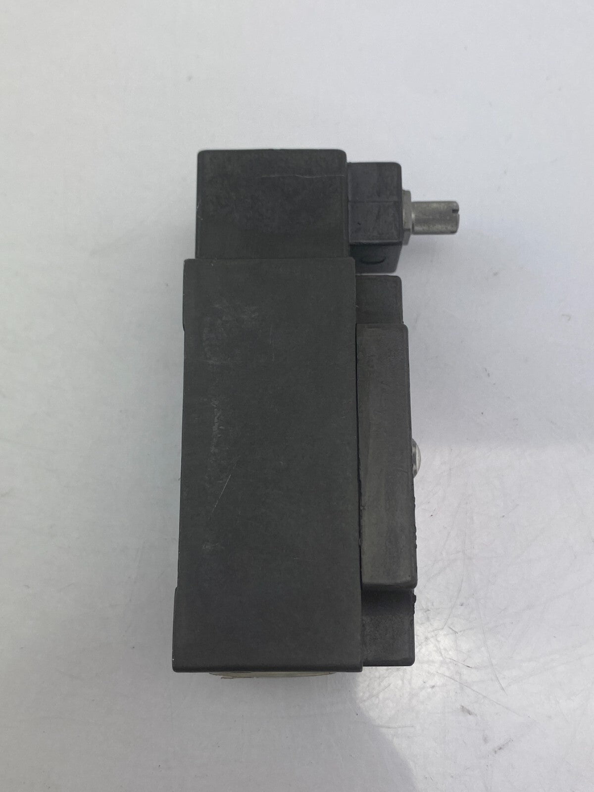 EUCHNER Safety Switch NZ1HS-528 L060
