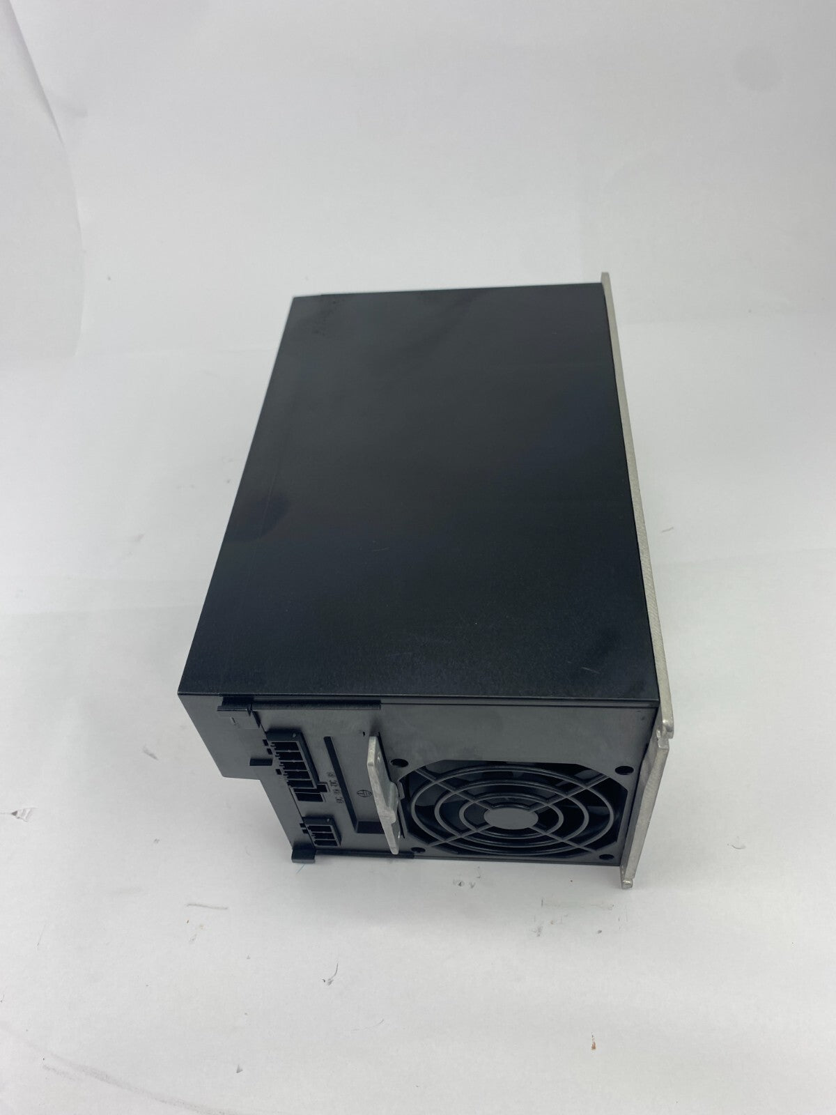 Danfoss VLT 2800 VLT2875PT4B20SBR1DBF00A00C1 131Z8848