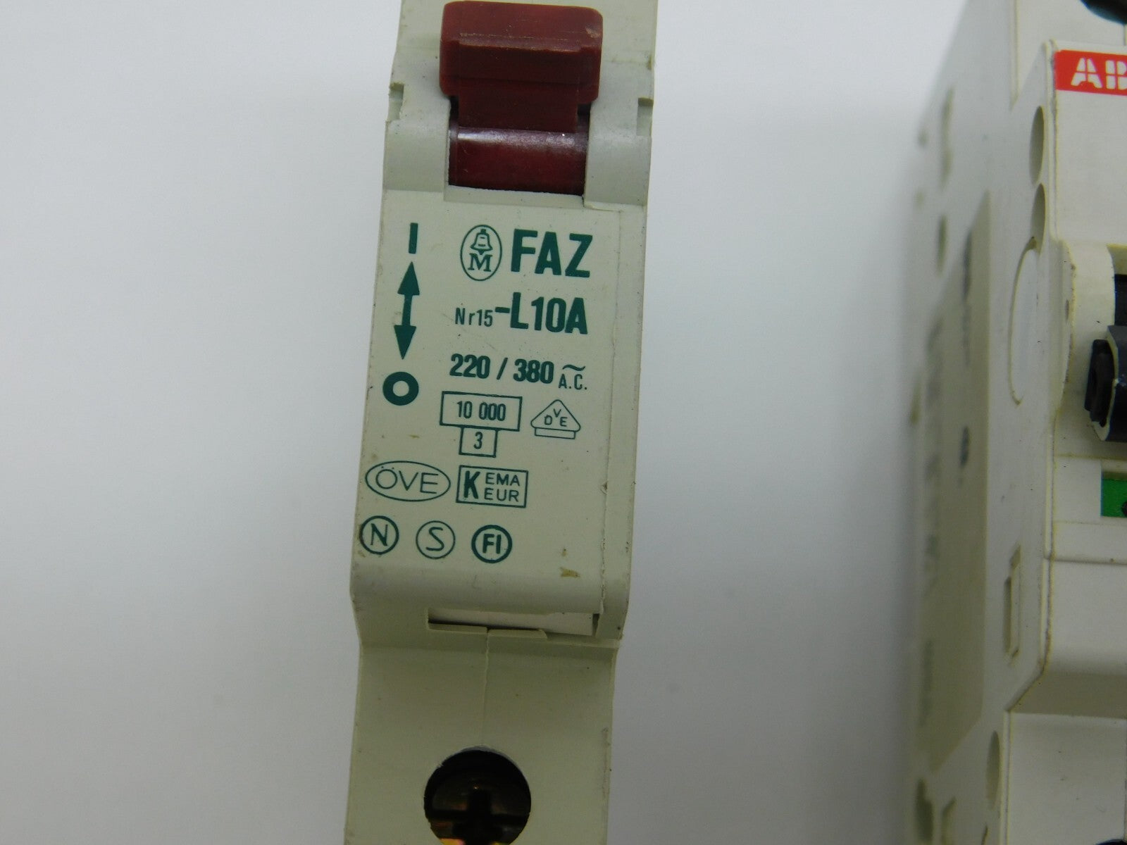 Posten Legrand 058 28 ABB S202 P K 6 A Moeller FAZ L10A Siemens 5SX2 Schneider