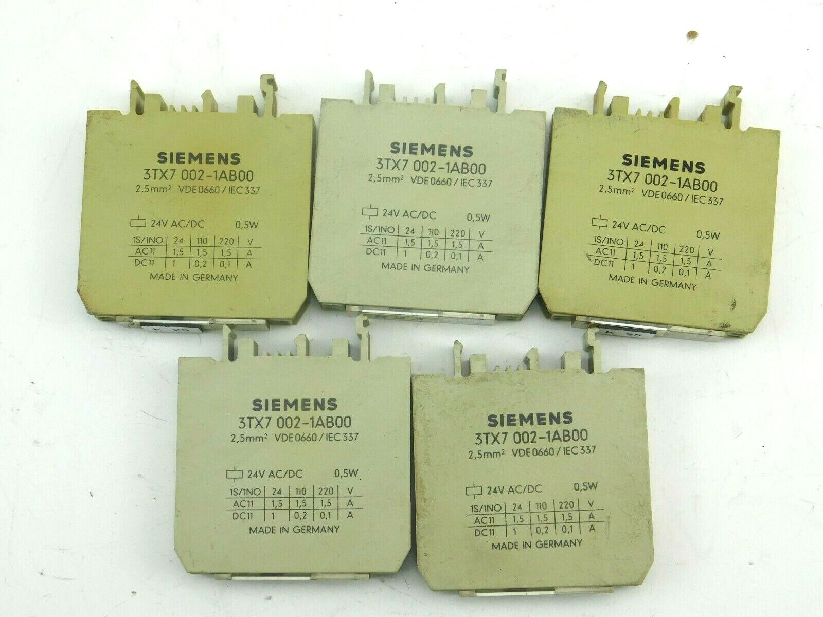 SIEMENS 3TX7 002-1AB00 2,5mm VDE 0660/ IEC 337 24V AC/DC ** 5 Stück **
